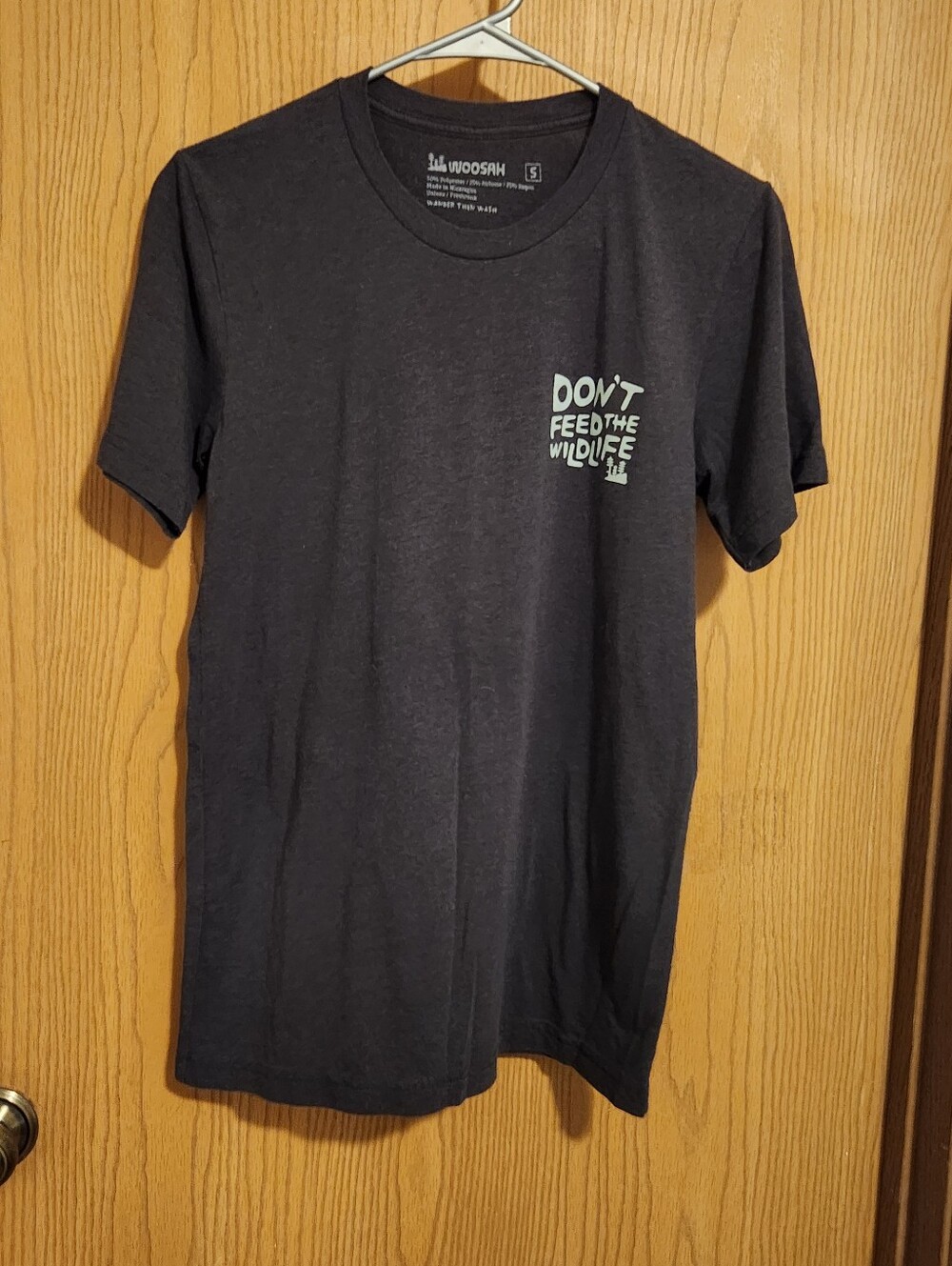 Woosah "Don't Feed the Wildlife" Cheeseburger Bird Graphic T-Shirt Unisex Size S